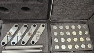 Low Pressure Zero Gap Flange Spreader Kit 1 tool design to spread joints with slim to no gaps. Fits in Bolt Holes size 3/4" - 1"